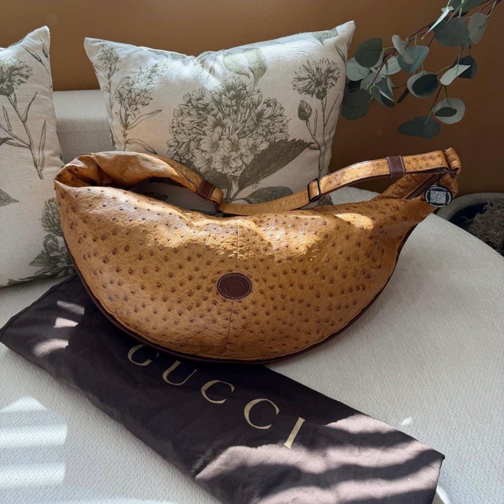Gucci Tan Ostrich Leather Vintage Hobo Shoulder Bag. Beautiful Bag!